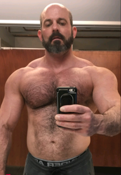 Follow my two hairy men blogs:http://sambrcln.tumblr.comhttp://hairysex.tumblr.com