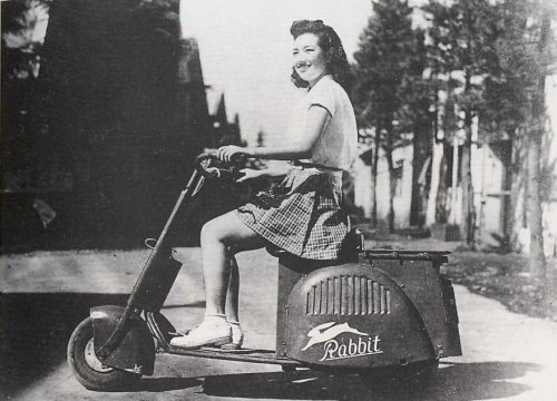 taishou-kun:  Fuji Rabbit 富士 ラビット scooter - Follow the white rabbit, Japanese version - Japan - Late 1940sSource Twitter @oldpicture1900