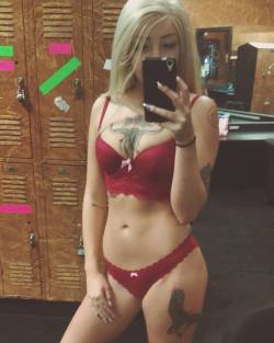 Stripper-Locker-Room:  Madisonpiepho