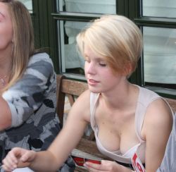 tinajoka:  HIGH-DEFINITION image babes http://is.gd/2Q1gZvH4Vo9t7Ws
