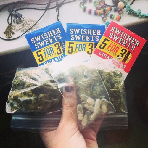 tilthedaywedie:  Everyone ready for 420?! We are!😏 