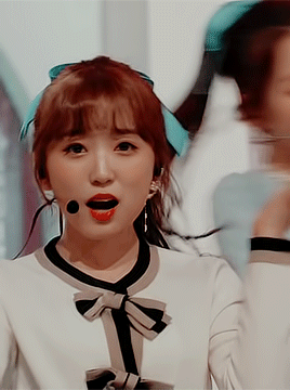 dahyun:181101 iz*one - o my! + la vie en rose @ m countdown // nako