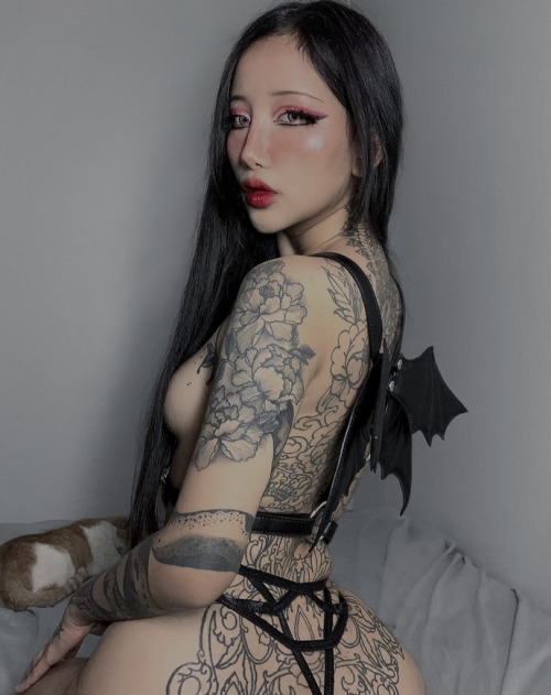 ghoulishpumpkinz:JENNY ZHAO (@forespiritnon)