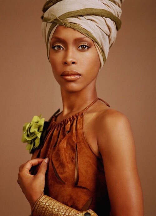 unapologeticsweetness:Erykah Badu