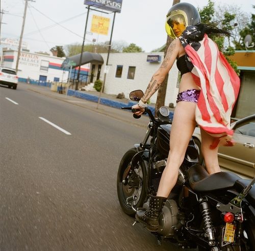 chicksandchoppers:  USA