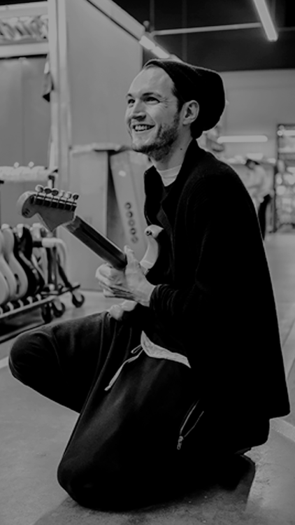 jjohnmurphy: josh klinghoffer lockscreenslike or reblog if saving  ♡