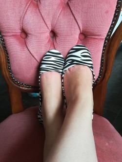 lithany1066:  Loving my new shoes, going to have a lot of fun with these….