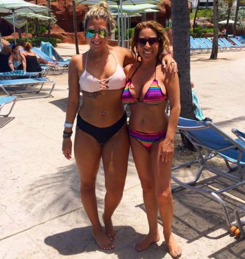 mysticgirlsperfection:  Mother and Daughter   I’ve seen this sort of thing in real life, and it’s absolutely the best kind of crazy-making. 