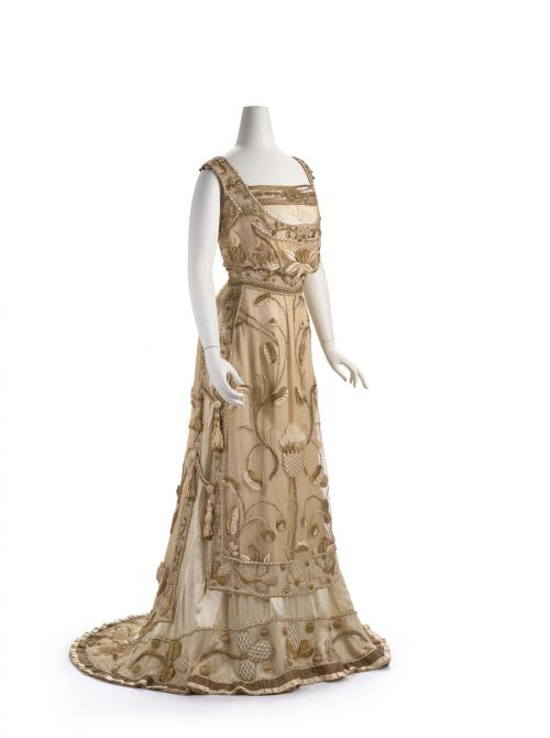 fripperiesandfobs:Evening dress ca. 1905From the National Gallery of Victoria