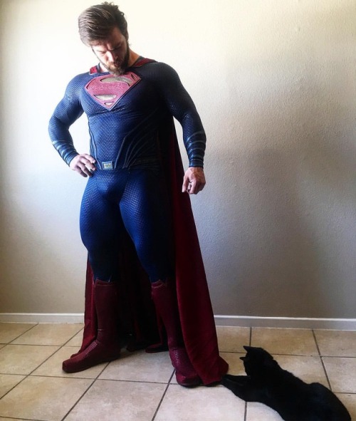 monkeyofsteel: This beautiful suit is the creation of @indisguisedesigns! Made specifically to fit my… more alien physique. With raised texture and perfectly sized and cast ribbing and symbol, this kryptonian symbol of hope earns its place in both my