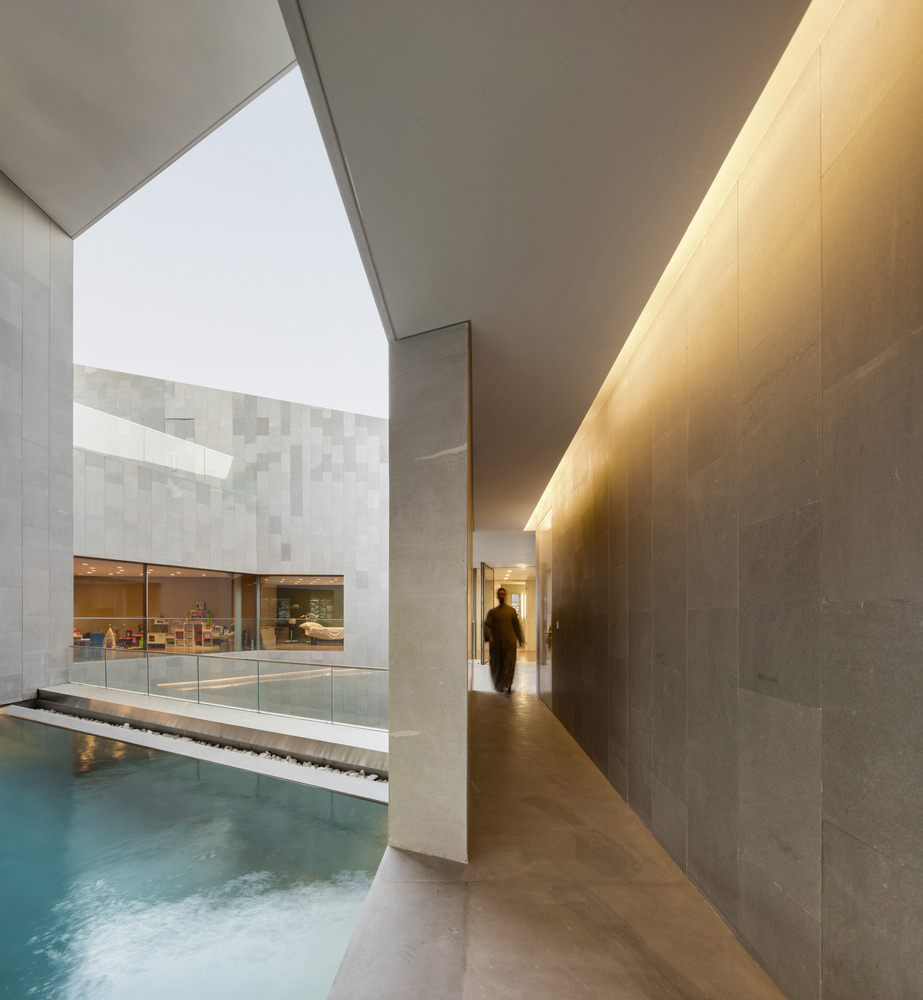 archatlas:  PoolsWhat’s better than a house with a pool? A house with a pool that’s