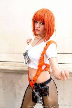 allthatscosplay:  This Leeloo Cosplay Has the Right Elements View the full feature with more photos at All That’s Epic 