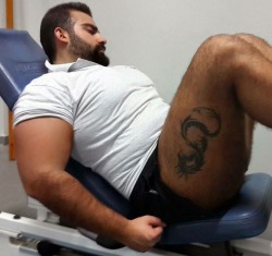 Big handsome, muscular man.  Would love to
