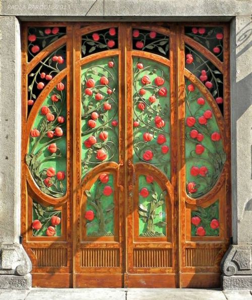 vintagehandsomemen: Belle Epoque style doors, Casa Bellia, Via Argentero, Torino, Italia (1907)