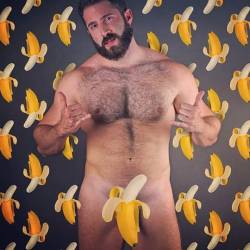 justsayjohnny:  Mmm. Beefs.