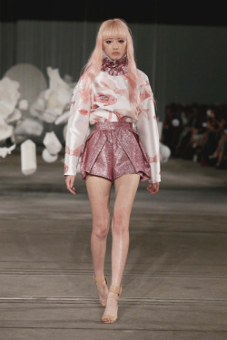 Creepyyeha:  Kuroikami:  Australian Fashion Week – Alice Mccall | Fernanda Ly