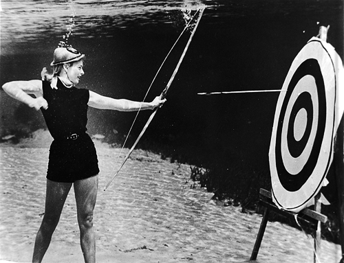 vintagegal:  The underwater photography of Bruce Mozert c. 1950s (x)