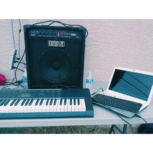 greyscalesoundmassive:  all da trap toolz a nigga need lmao #Bedroomproducer #stllbroke #greyscalesound #thegreatoutdoors 