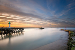 mycleanworld:  Deauville lighthouse by Coco