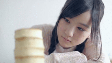 osr48:  Hhmm, yummy..I mean Hoshino Minami, not the cake..
