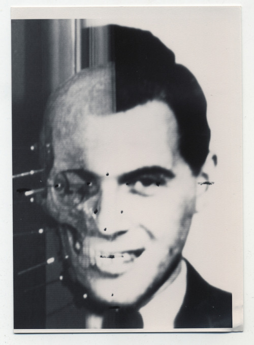 pheeltherush:urlof:La scena del crimine, fotografataRitratto di Josef Mengele proveniente dagli arch