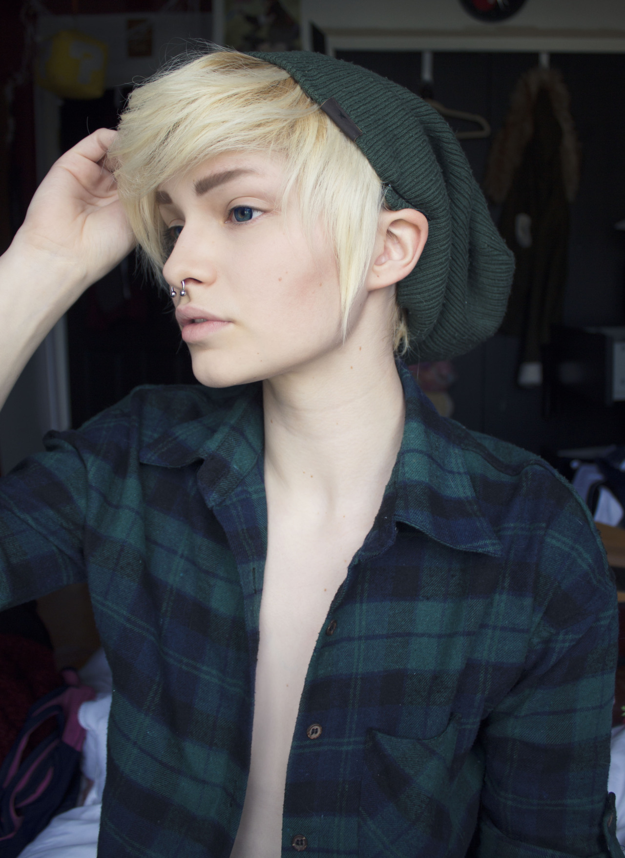 criedwolves:i wore green for st. paddy’s day and i ended up looking like modern