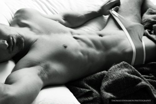 troyisnakedwitholly:  JD PHOENIX by THOMAS SYNNAMON