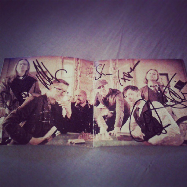 magic-fairytale:  das neue Booklet ist schon vollgekritzelt… :D. #fiddlersgreen