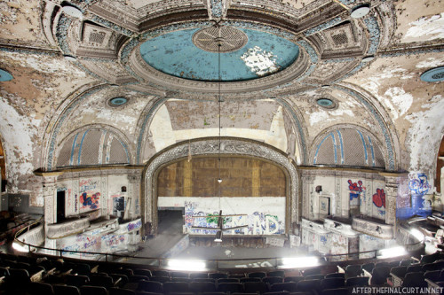 rouquinoux:  Abandoned Theaters 