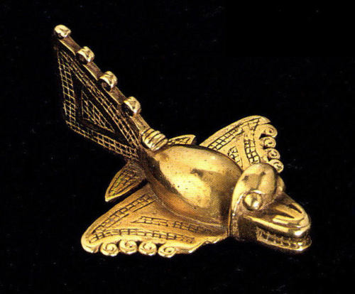 met-africa-oceania:Flying-Fish Pendant, Metropolitan Museum of Art: Arts of Africa, Oceania, and the