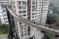 antediluviancurrent: Pedestrian overpass in Chongqing, China.