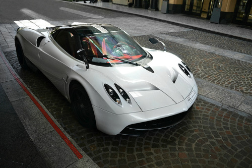 carpr0n:  Today I met an angel Starring: Pagani Huayra (by NNL Photography)
