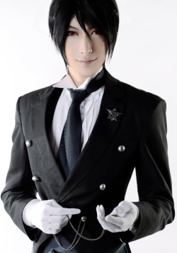 viviku:  nyaosu:  Sebastian Michaelis Cosplay