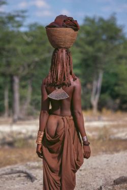 deaprojekt:    Himba girl  