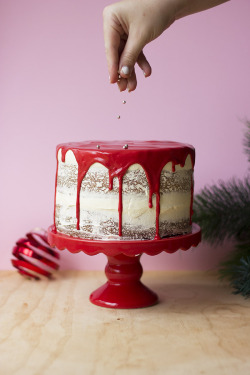 sweetoothgirl:  White Chocolate Peppermint Holiday Cake  
