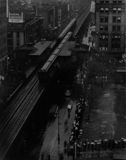 onlyoldphotography:  Edward Steichen: Bryant Park Breadline, New York, 1933 