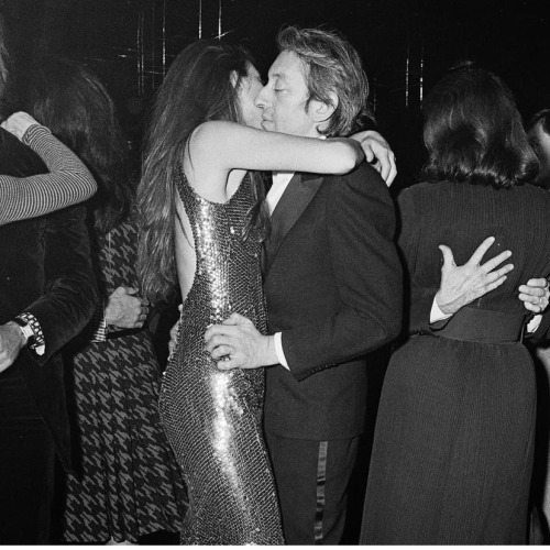 ludmilachaibemachado:Jane Birkin and Serge Gainsbourg photographed by Jean-Claude