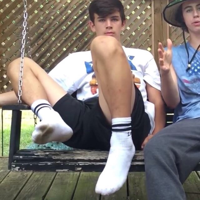 hotfamousmen:  Nash and Hayes Grier