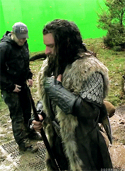thorinoakenshieldconfessions:  celesteshark:  Thranduil please i’m more fabulous than you  Anon asked me to post a picture of Thorin’s sassy hair flip but I couldn’t find one so here’s a GIF. ;) 