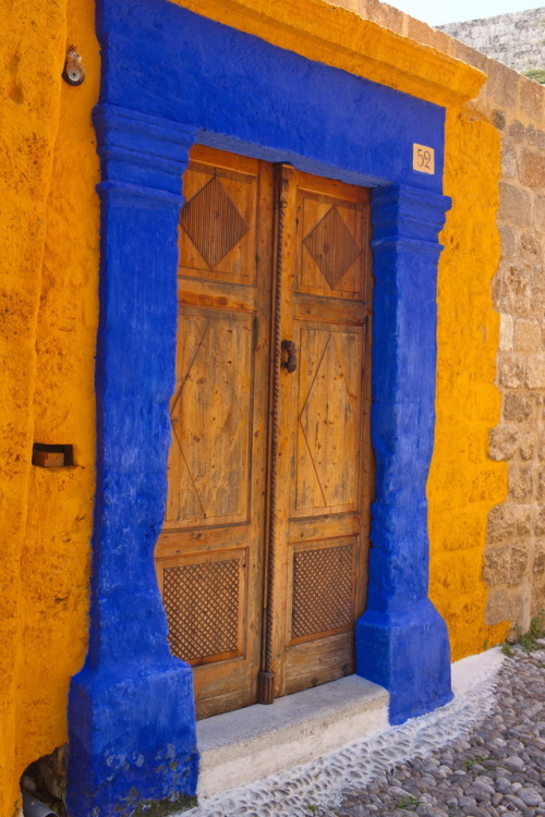 Inviting. Einladend.Door in Rhodes old town, 2015.