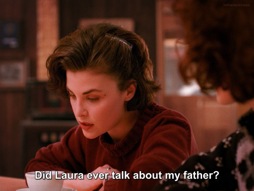 Did Laura ever talk about my father?Sherilyn Fenn & Lara Flynn Boyle | Twin Peaks
