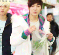 umbys-deactivated20130607:  Aron lags. 
