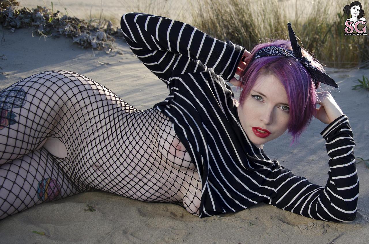 nakedsuicidegirls:  Voly - Beach Purple
