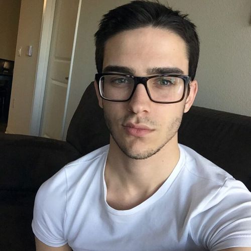 maxwellbarrett:  Don’t pretend that you don’t want me…   (still listening to Adele’s album on repeat) (at Los Angeles, California)