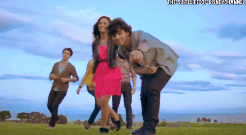 the-suitelife-of-disneychannel:  it’s 2009: you turn on the tv, you go to disney