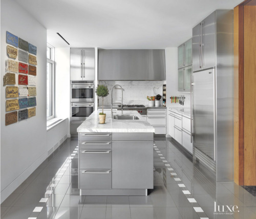 interiordesignmagazine: A Contemporary Chicago Residence With Exquisitely Crafted Details