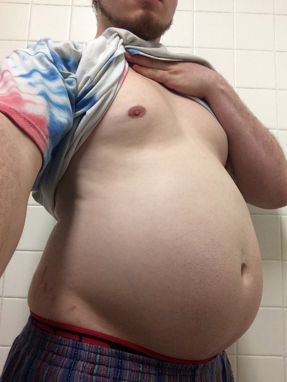 bellylover111:  Wow I just cant stop eating!!! My belly is getting so fucking big!!