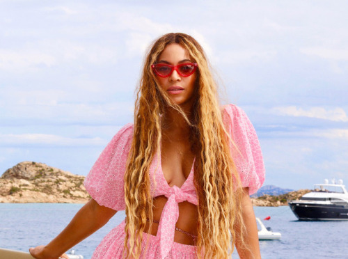 beyhive4ever: Beyoncé celebrating her 37th birthday on Sardinia, Italy (September 4, 2018)