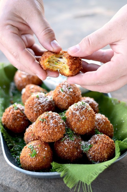 food-for-comfort - Fried Mozzarella Balls with Pumpkin, Sage and...