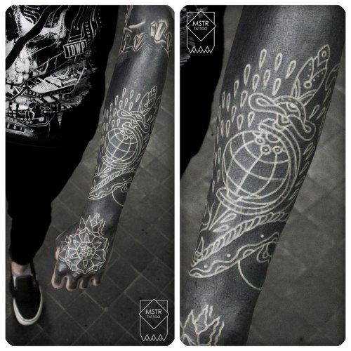 inkeddotwork:  Kostya Maestro Vk https://vk.com/blacktattoos Instagram @inkblacktattoo 